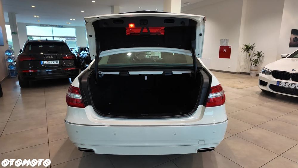Mercedes-Benz Klasa E 350 CDI DPF BlueEFFICIENCY 7G-TRONIC Avantgarde - 40