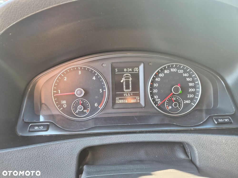 Volkswagen Caravelle - 17