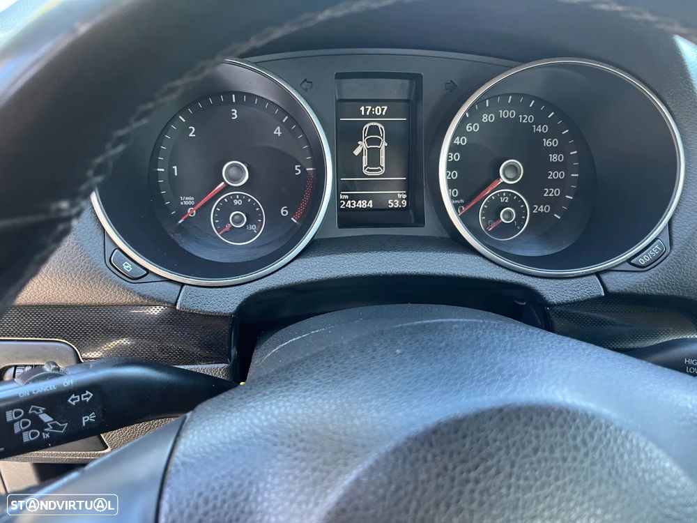 VW Golf Variant 1.6 TDi Confortline DSG - 9