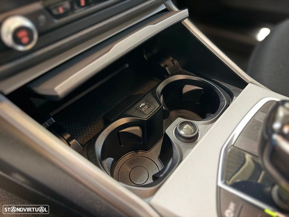 BMW 320 d Touring Auto - 25