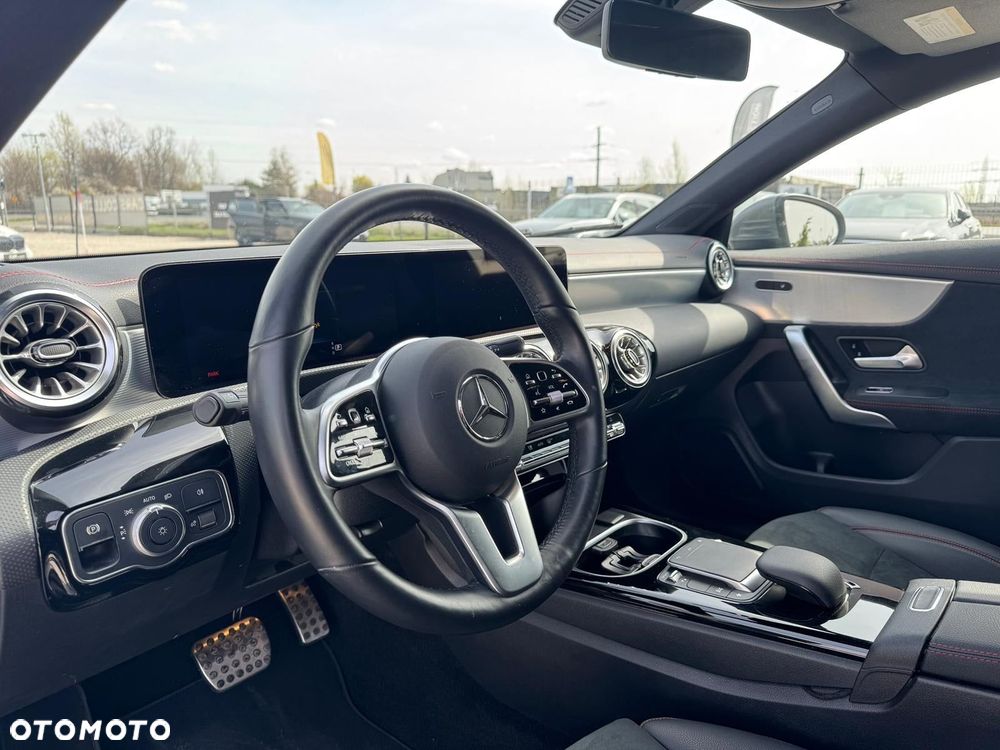 Mercedes-Benz CLA 250 4Matic 7G-DCT AMG Line - 10