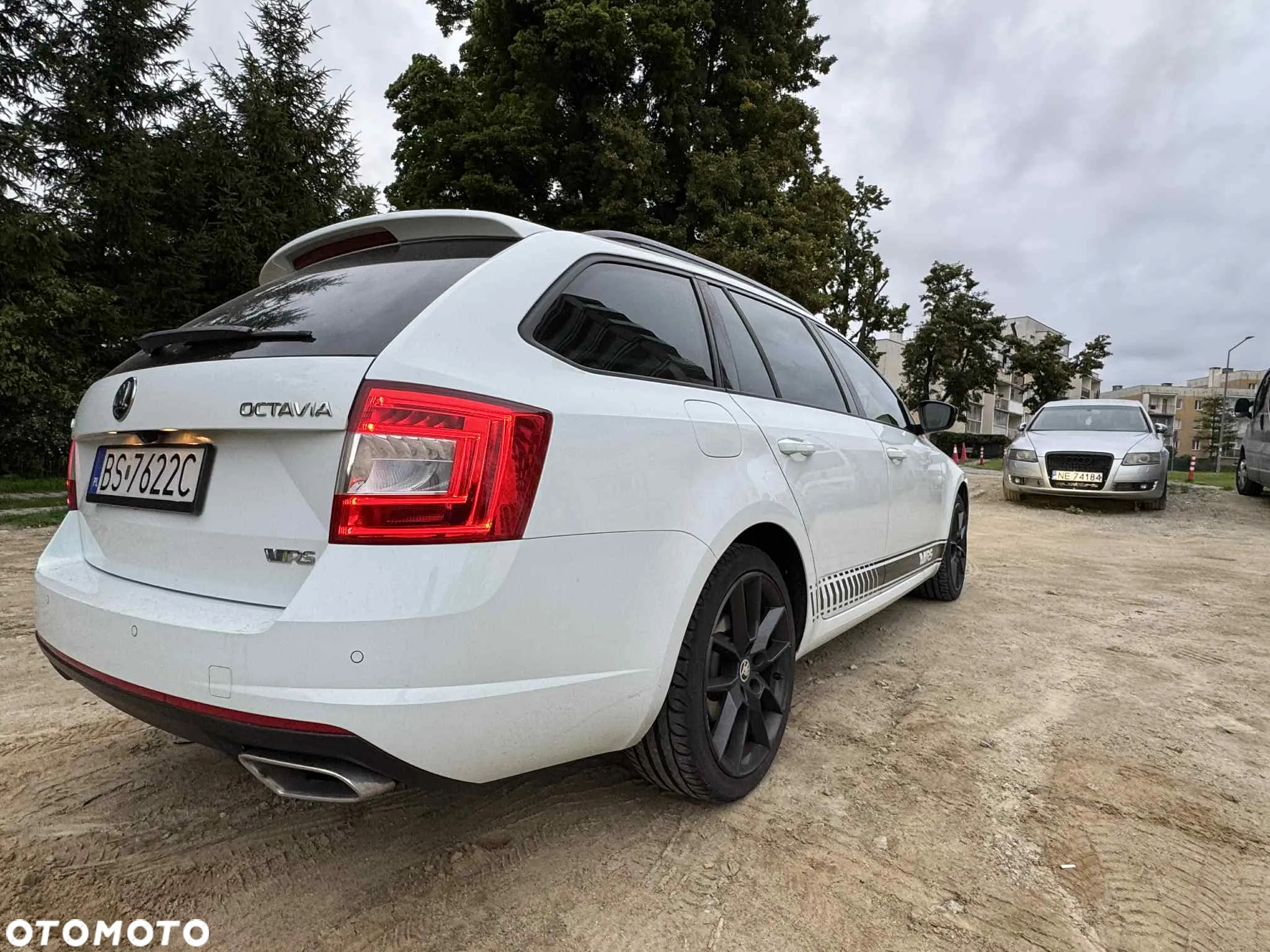 Skoda Octavia 2.0 TDI DSG RS - 11
