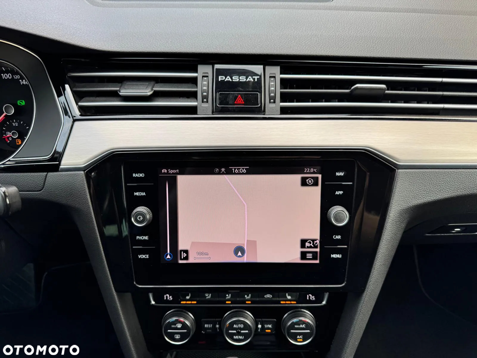 Volkswagen Passat 2.0 TSI Elegance DSG - 24