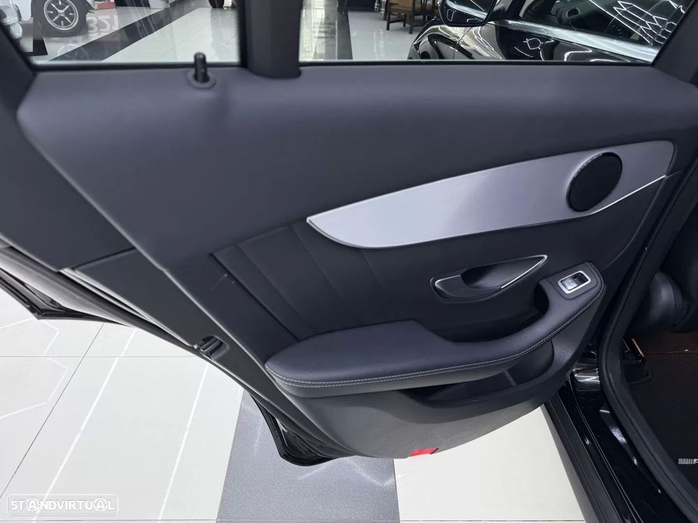 Mercedes-Benz GLC 250 4Matic 9G-TRONIC AMG Line - 45