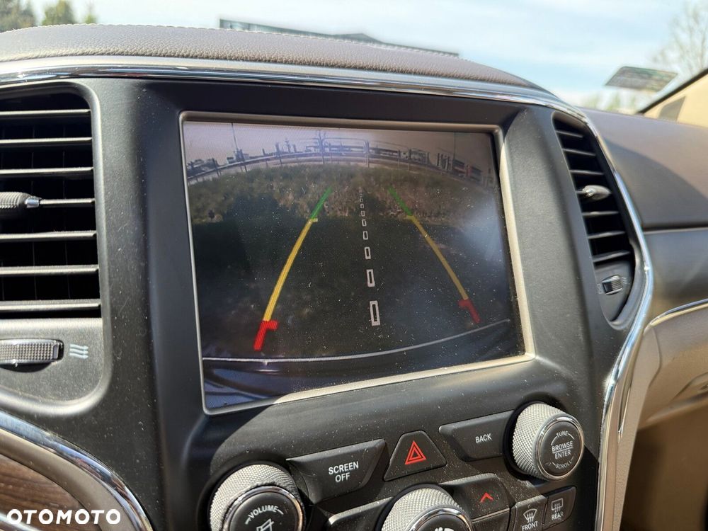 Jeep Grand Cherokee - 33