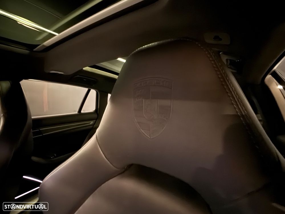 Porsche Panamera Sport Turismo 4 E-Hybrid Platinum Edition PDLS - 48