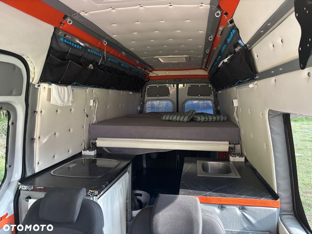 Mercedes-Benz Sprinter - 9
