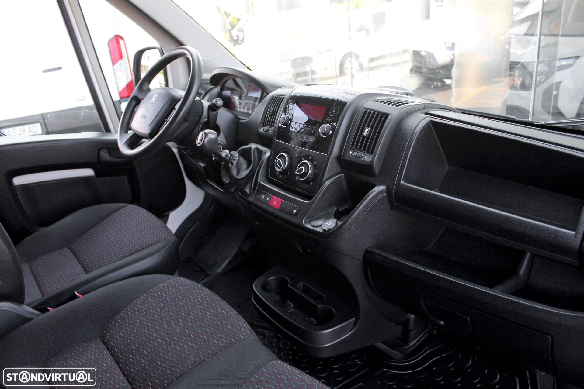 Peugeot Boxer 2.2 BlueHDi 330 L1H1 Premium - 21