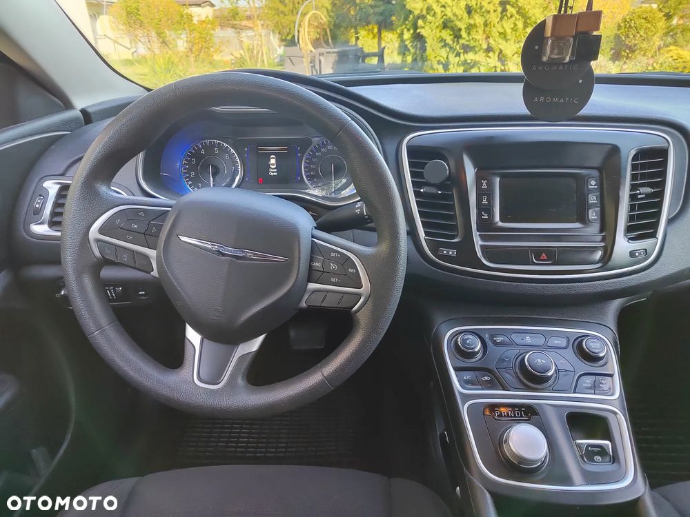 Chrysler 200 - 7