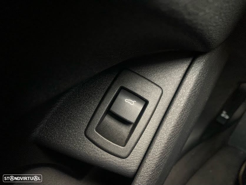 BMW X1 16 d sDrive Auto xLine - 32