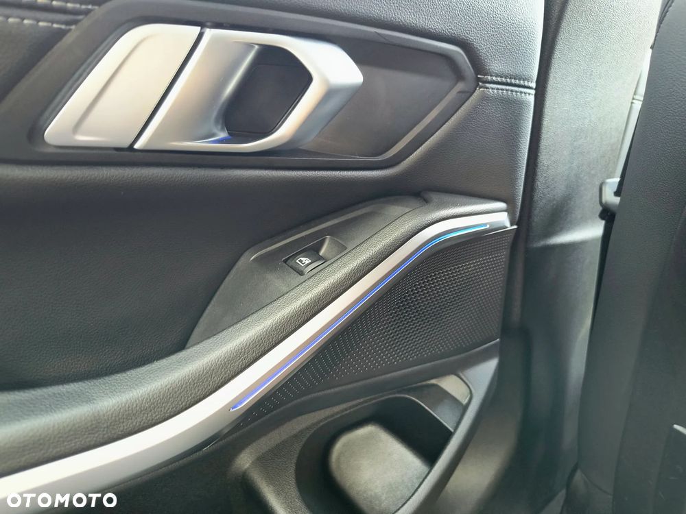 BMW Seria 3 330i xDrive M Sport - 30