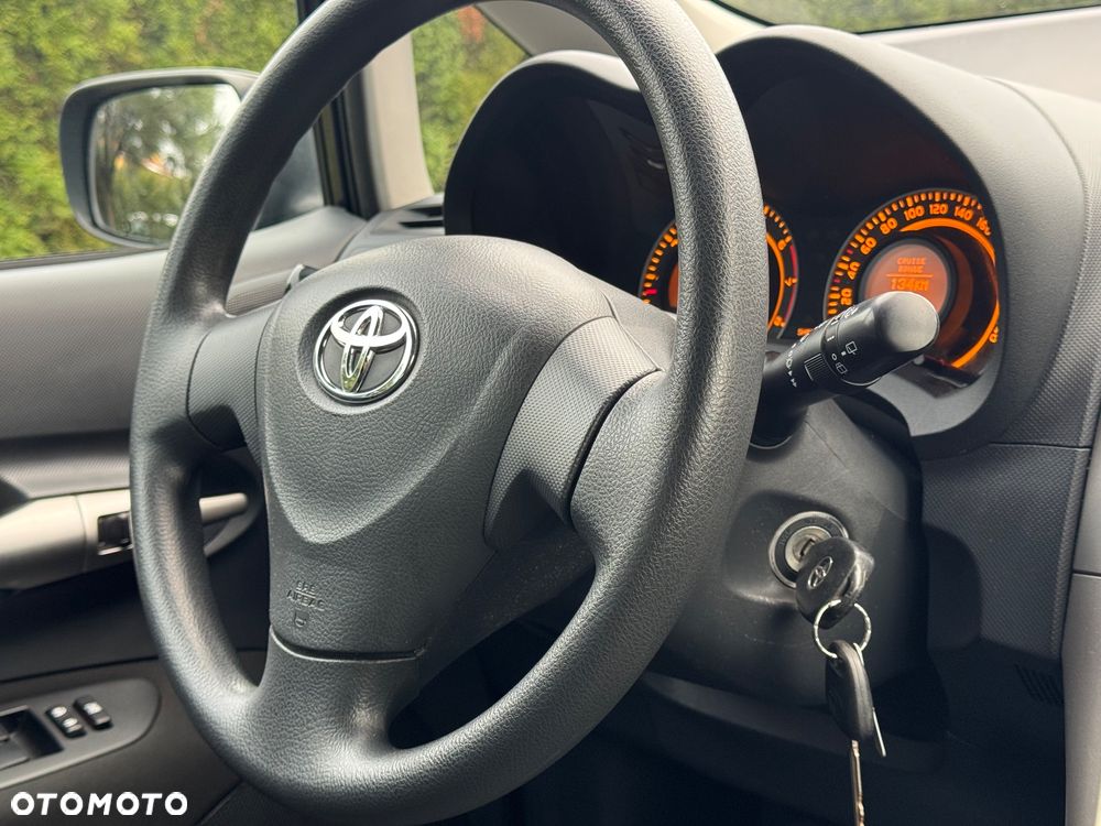 Toyota Auris 1.33 VVT-i - 36