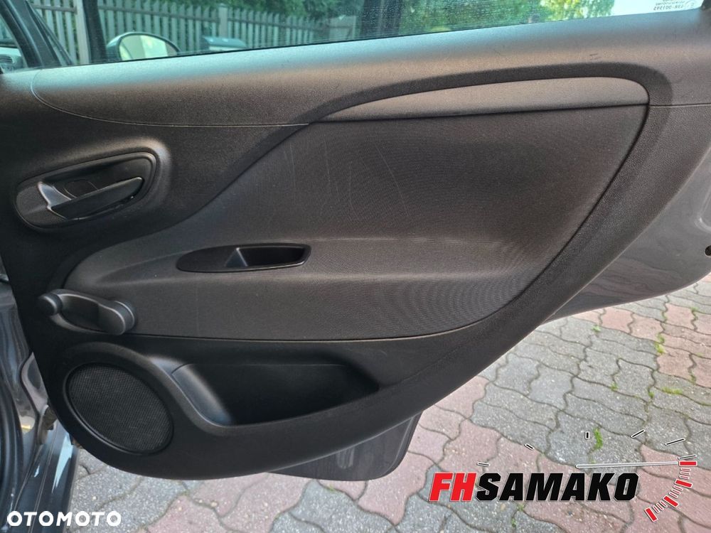 Fiat Punto 1.2 Young - 24
