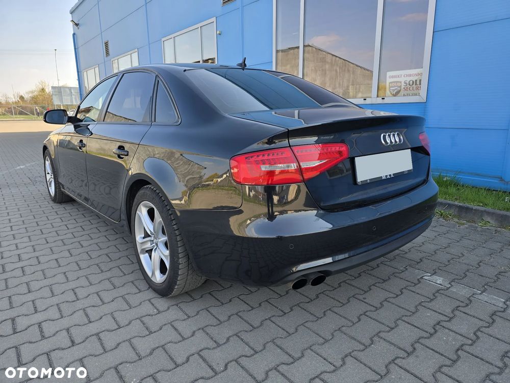 Audi A4 Avant 2.0 TDI DPF S line Sportpaket - 9