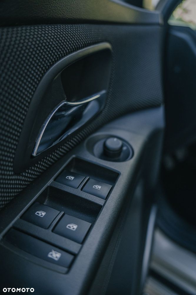 Chevrolet Cruze 1.6 LT - 11