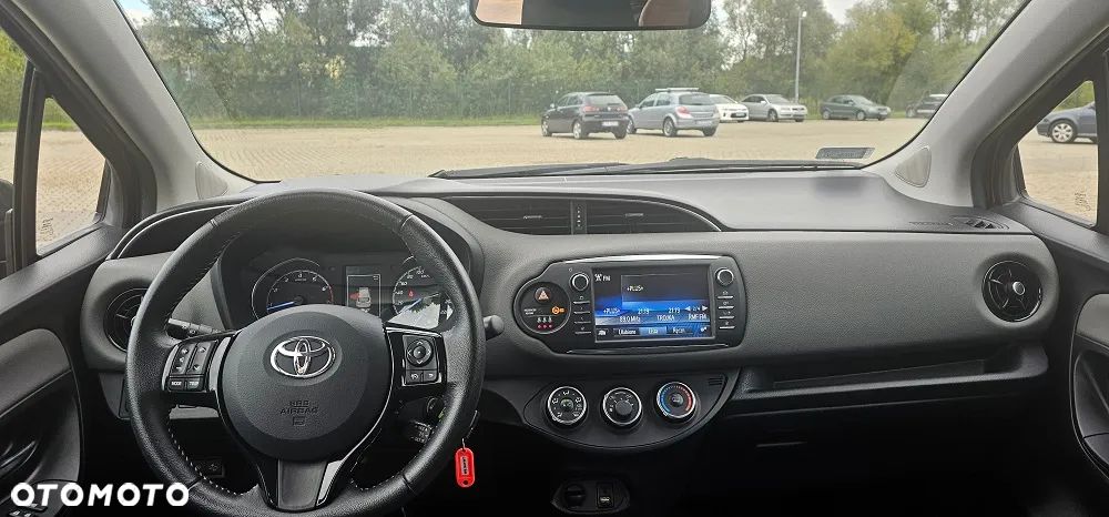 Toyota Yaris 1.5 Premium - 18