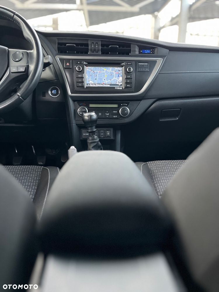 Toyota Auris - 25
