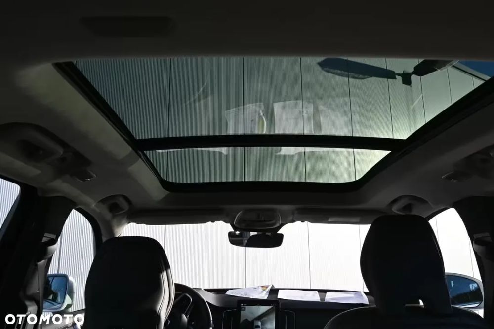 Volvo XC 60 T8 Plug-In Hybrid AWD Plus Black Edition - 22