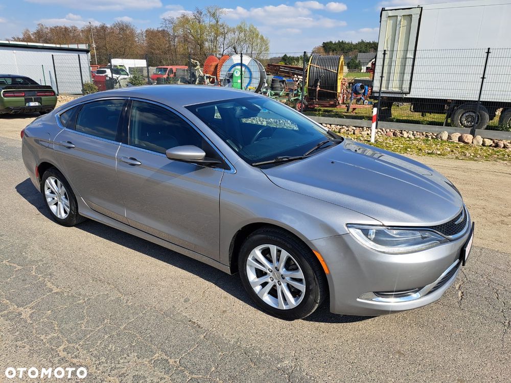 Chrysler 200 - 8
