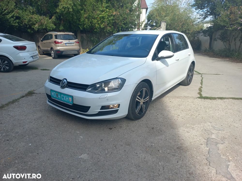 Volkswagen Golf - 1