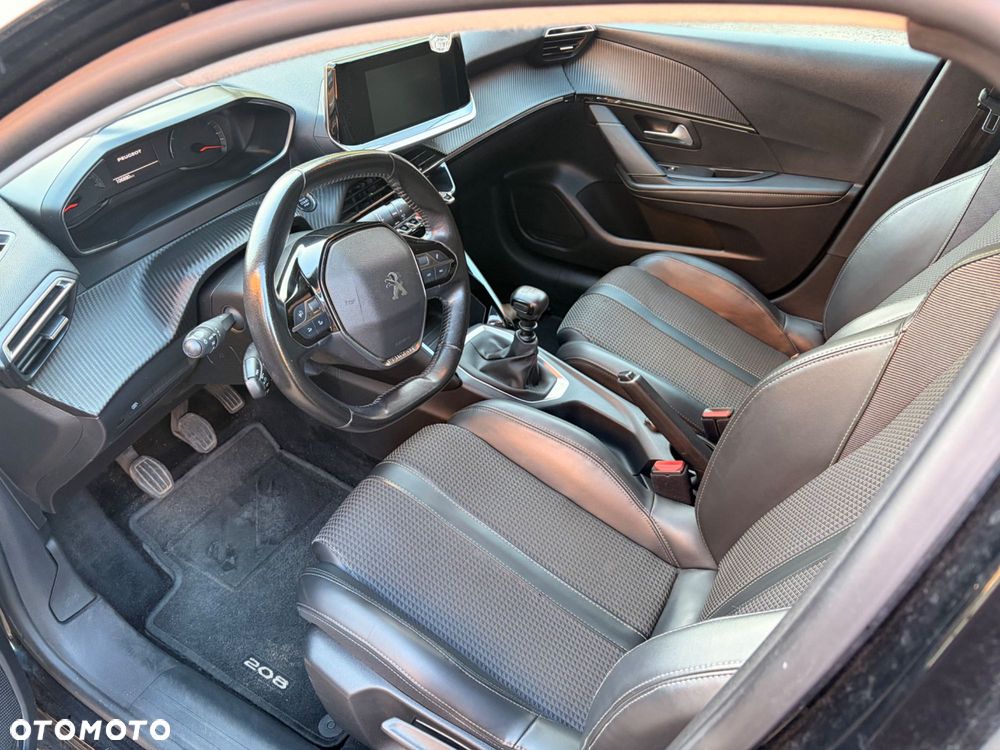 Peugeot 208 - 7