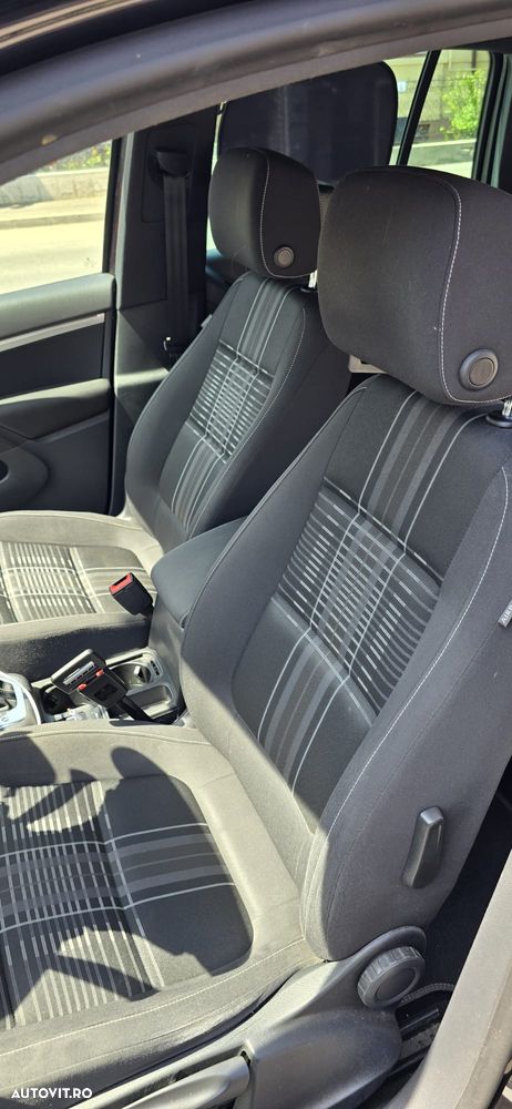 Volkswagen Tiguan - 9