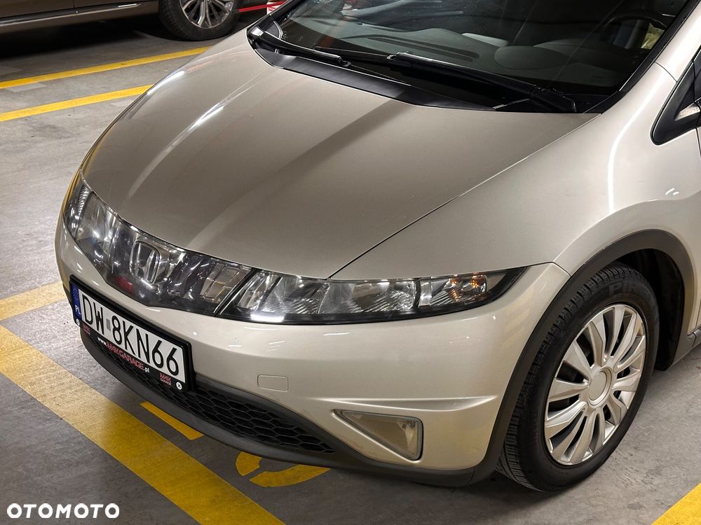 Honda Civic 1.8 Comfort - 11