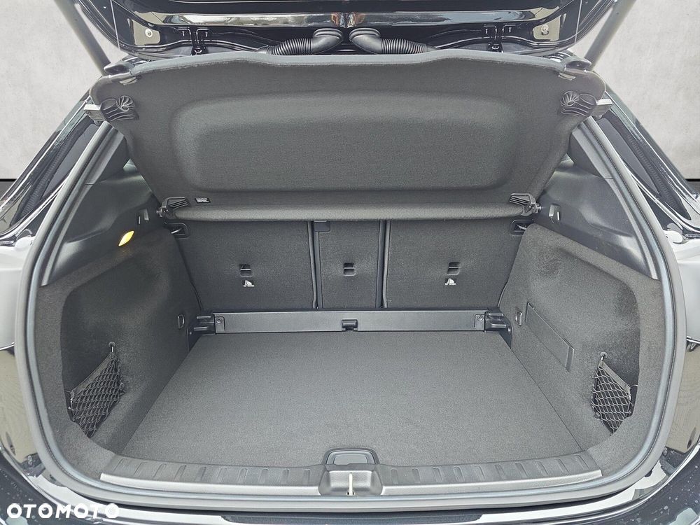 Mercedes-Benz GLA - 17