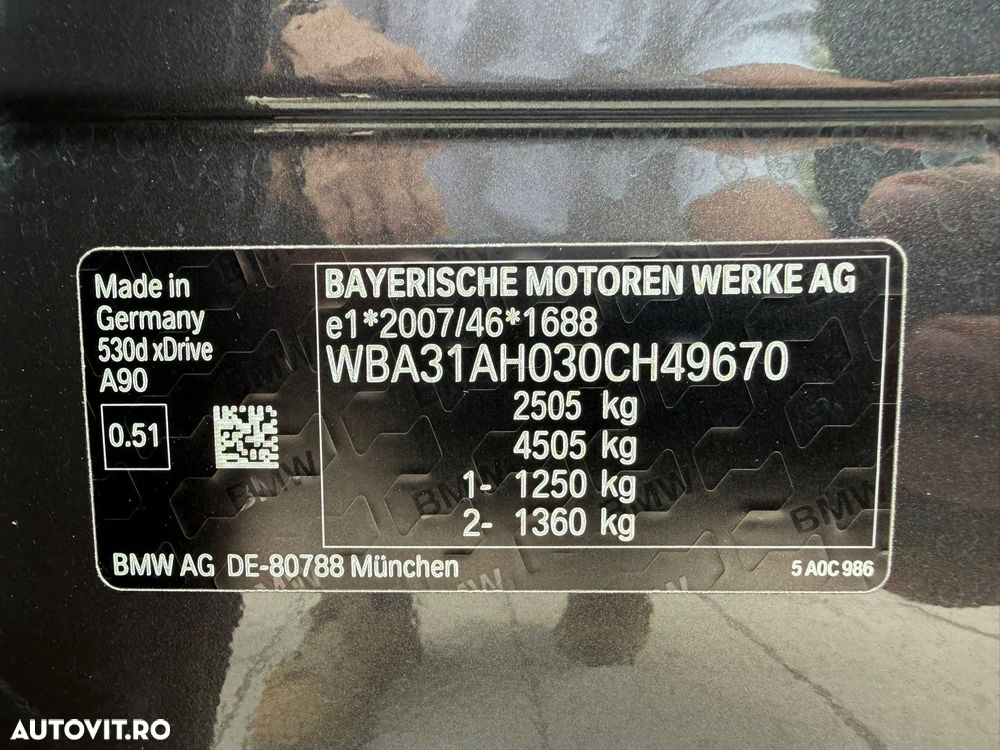 BMW Seria 5 530d xDrive AT MHEV - 31