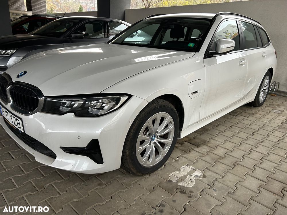 BMW Seria 3 320e Touring Aut. - 3