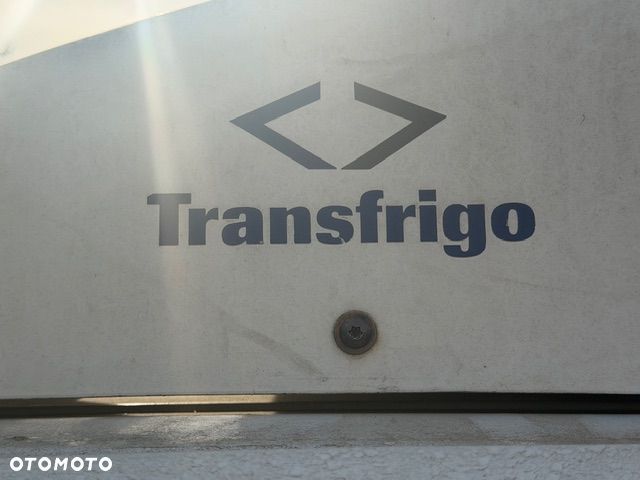 Mercedes-Benz Cargo - 12