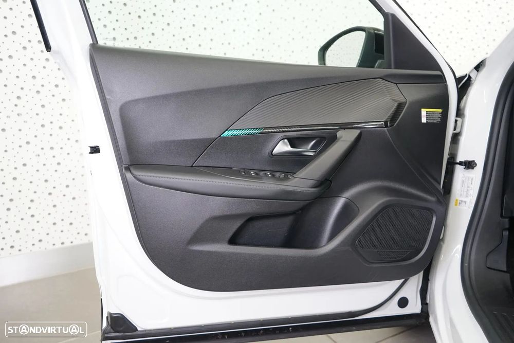 Peugeot 2008 1.2 PureTech Allure Pack EAT8 - 20