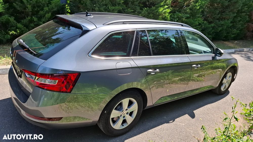Skoda Superb 2.0 TDI DSG Ambition - 5