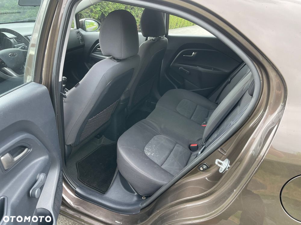 Kia Rio 1.2 Attract - 11