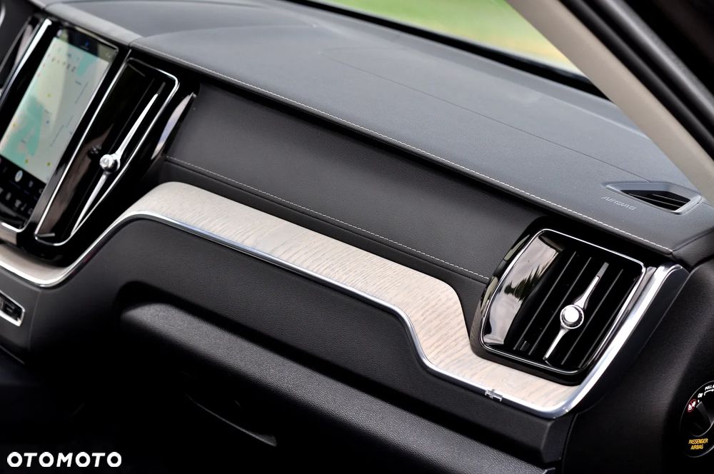 Volvo XC 60 T6 AWD Plug-In Hybrid Inscription - 25