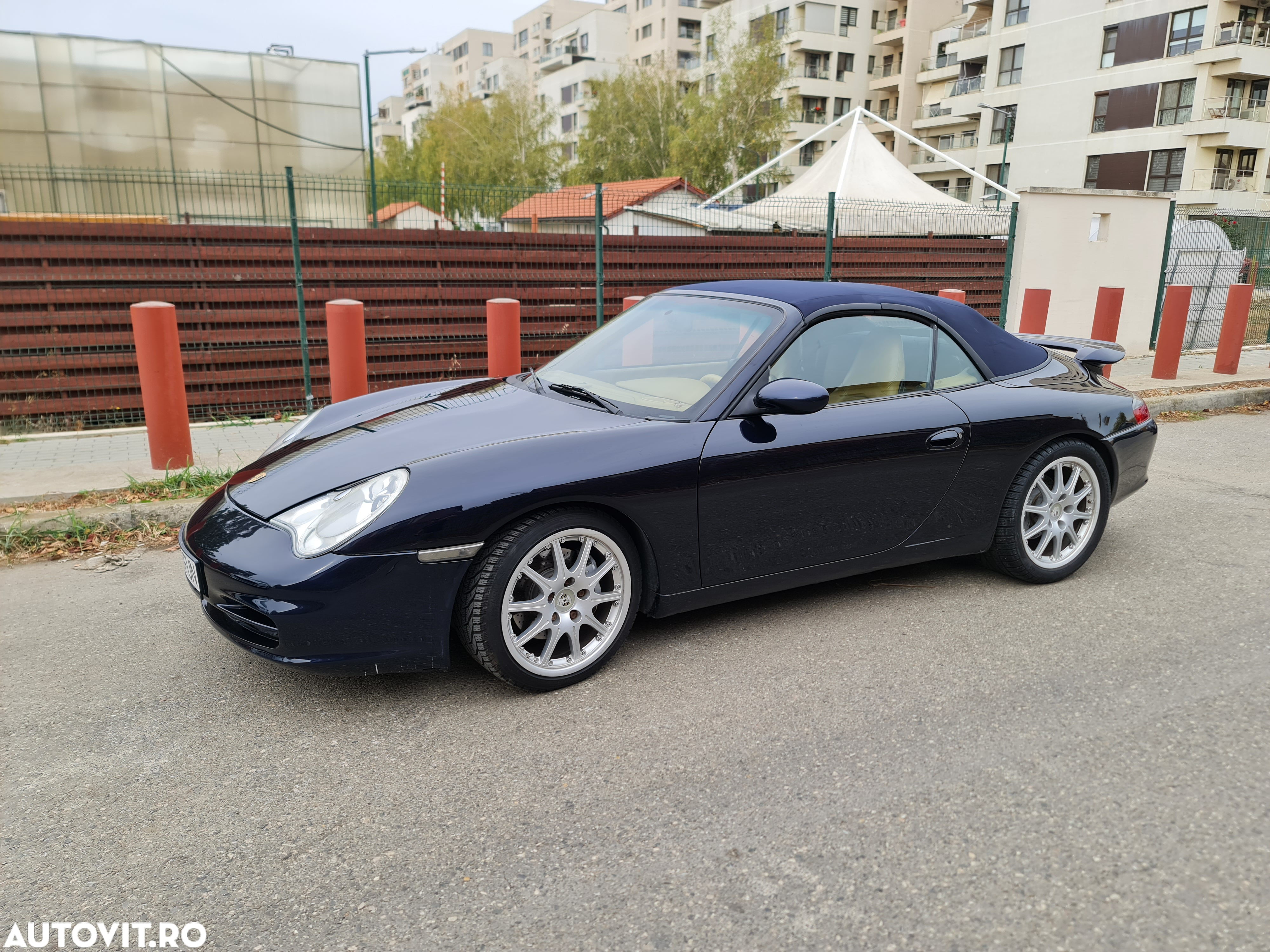 Porsche 911 Carrera 4 Cabriolet - 8