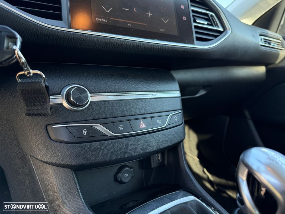 Peugeot 308 BlueHDi 130 Active Pack - 26
