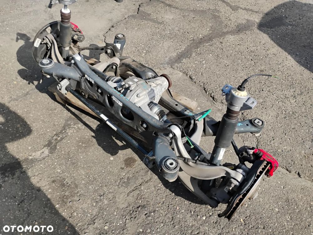 ZAWIESZENIE TYLNE TYŁ BELKA SANKI TRAWERS WAHACZ WAHACZE PORSCHE MACAN 95B 3,6 PIASTA - 2