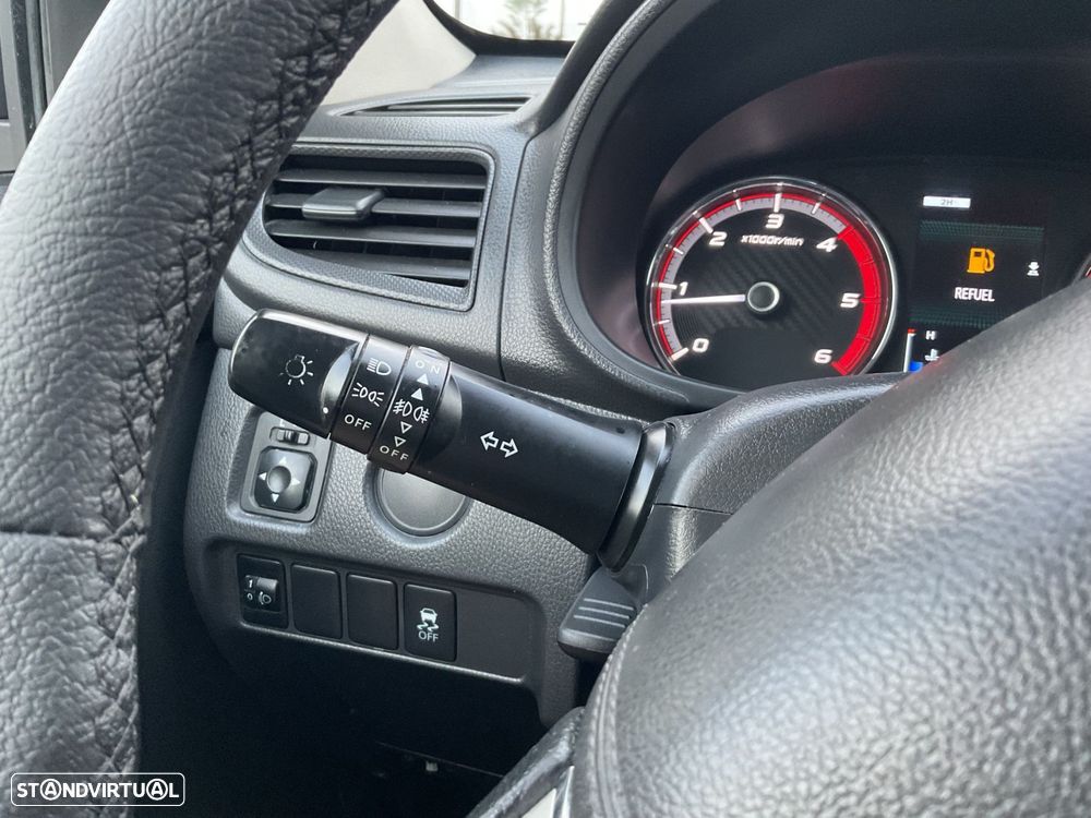 Mitsubishi L200 2.3 DI-D CD Invite Strakar Look 4WD - 35