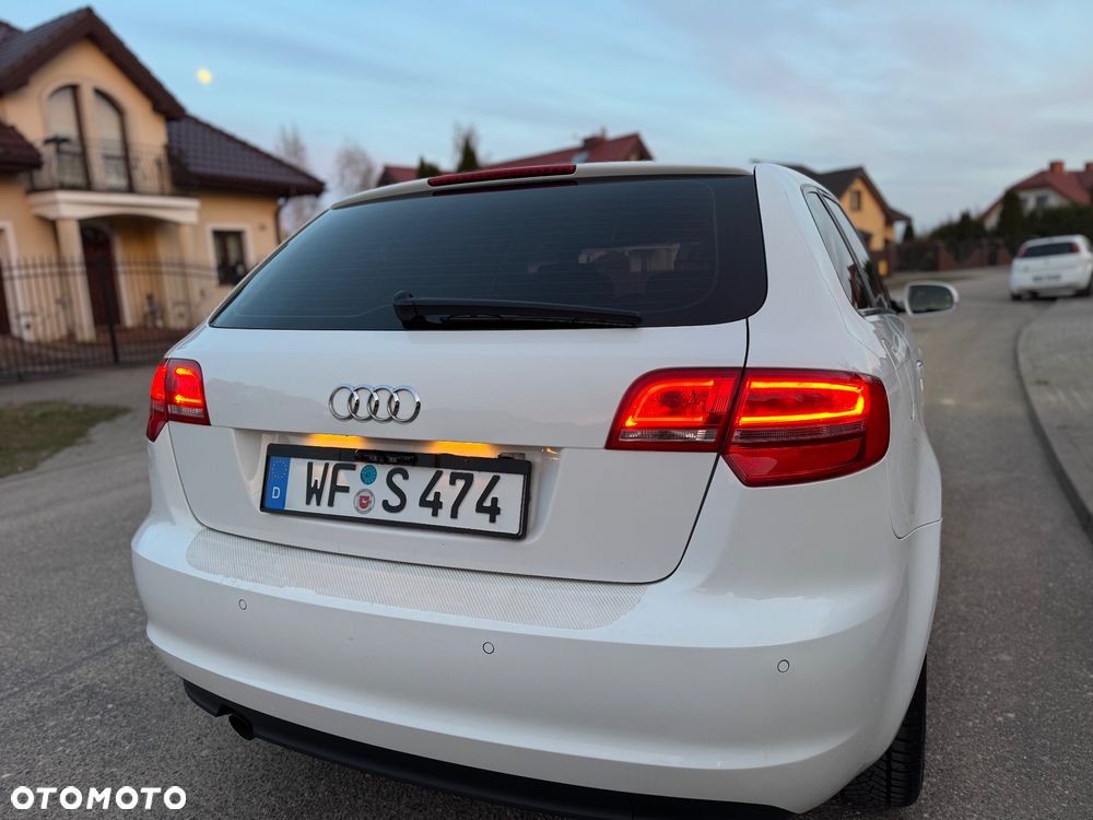 Audi A3 Sportback 2.0 TDI DPF S tronic S line Sportpaket - 12