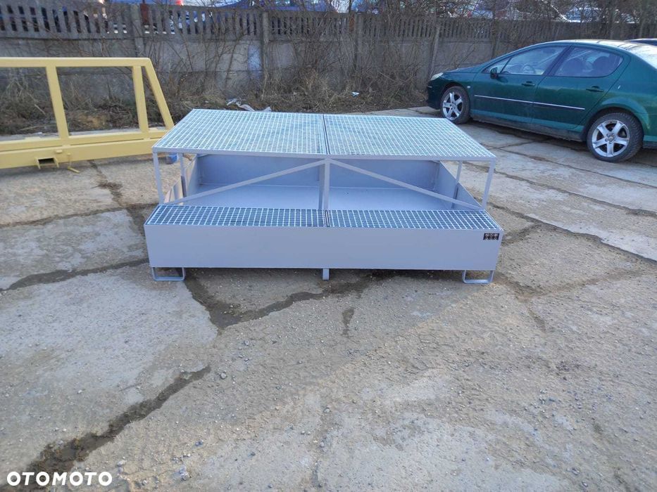 Ociekowa Wanna PMCS 2000 L, Podwójna Ze Stopniem Na MAUSERY