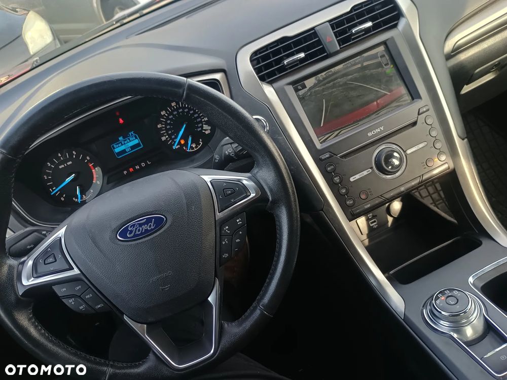 Ford Fusion - 12