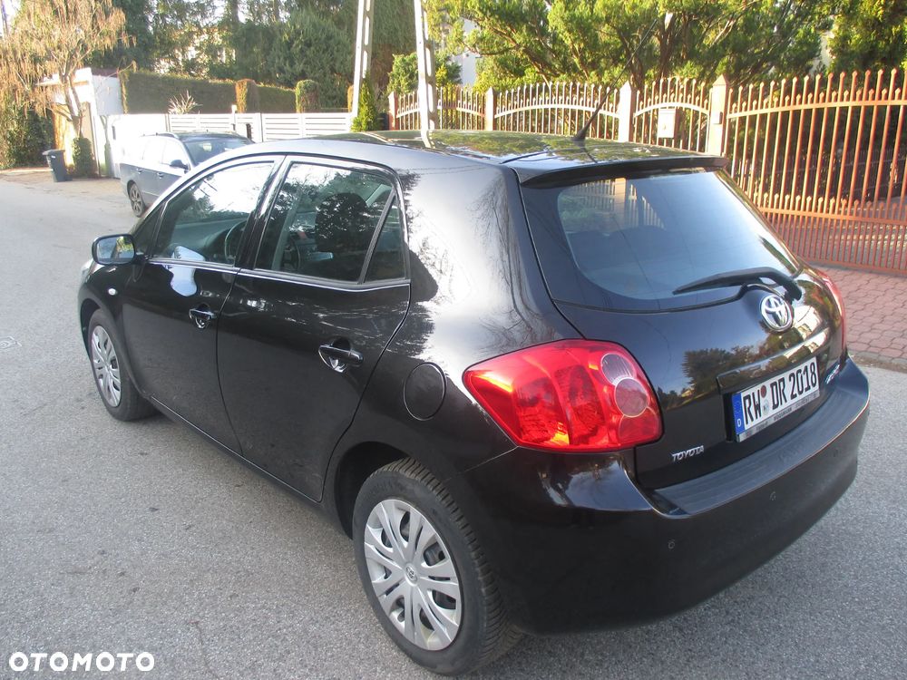 Toyota Auris 1.6 VVT-i Terra - 3