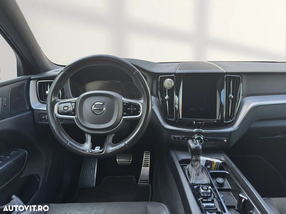 Volvo XC 60 D5 AWD Geartronic RDesign - 13