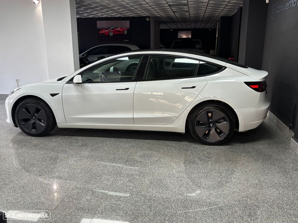 Tesla Model 3 - 7