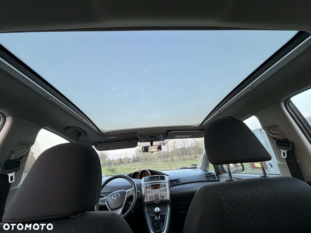 Toyota Verso 2.0 D-4D Sol SW 7os - 17