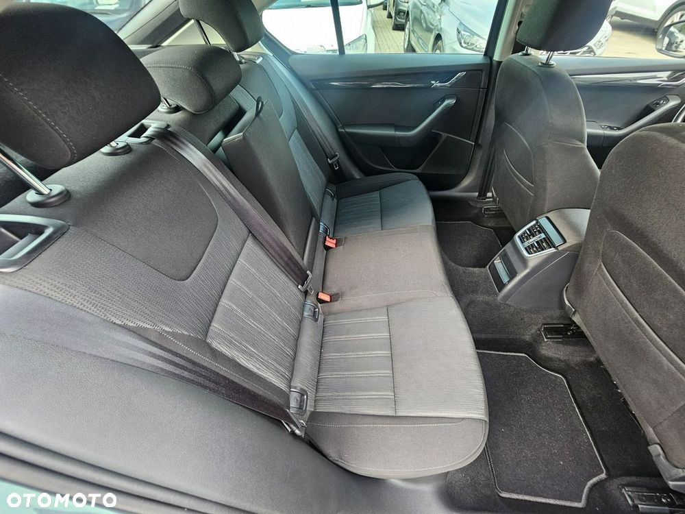 Skoda Octavia 1.0 TSI Ambition - 38