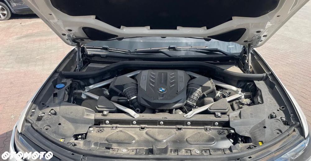 BMW X7 M50i sport - 16