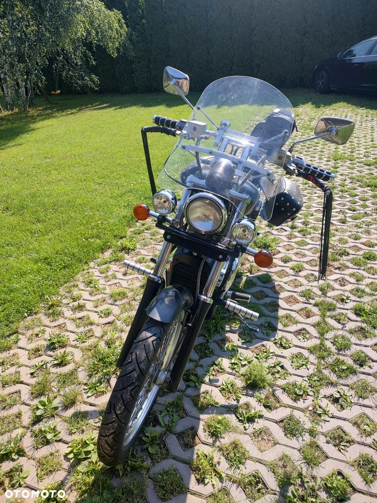 Suzuki Intruder - 5