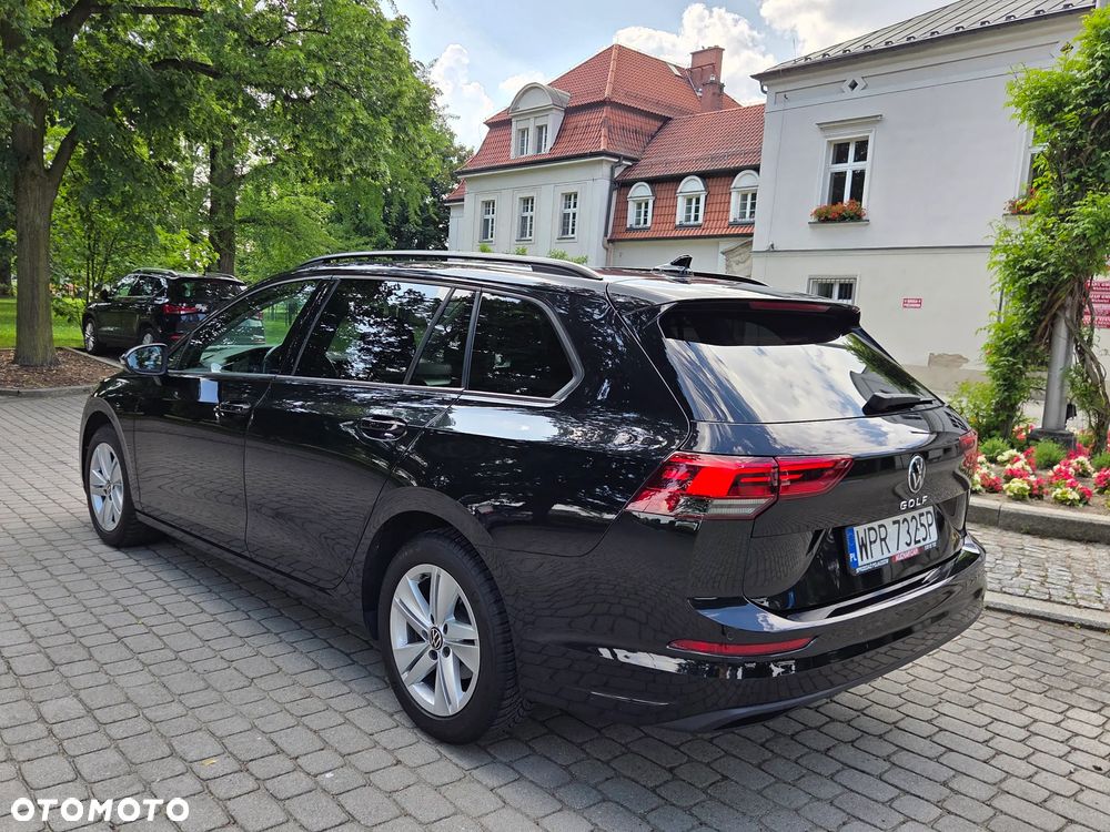 Volkswagen Golf - 8